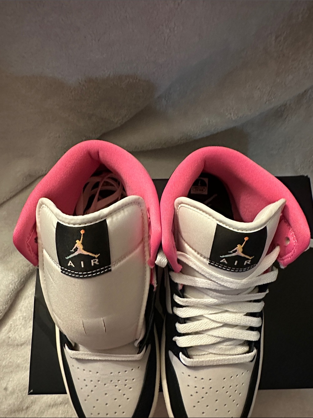 BRAND NEW Air Jordan 1 Mid – Pink/Black/White Women's Sneakers 8.5 Mens 7 - Picture 9 of 9